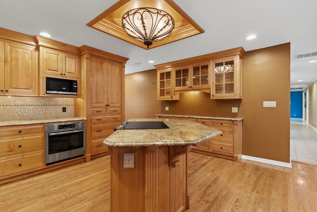 2747 E Rocklyn Road, Springfield, MO 65804