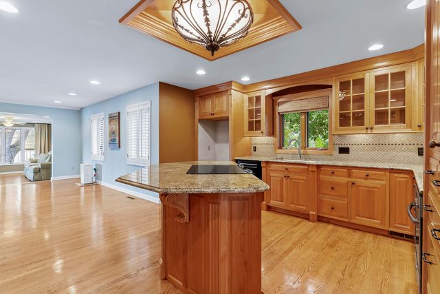 2747 E Rocklyn Road, Springfield, MO 65804