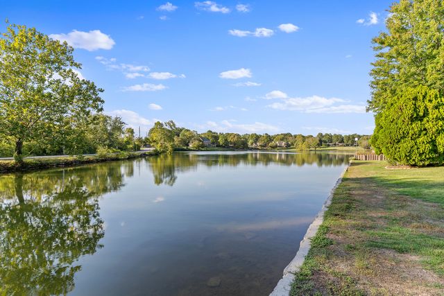 2747 E Rocklyn Road, Springfield, MO 65804