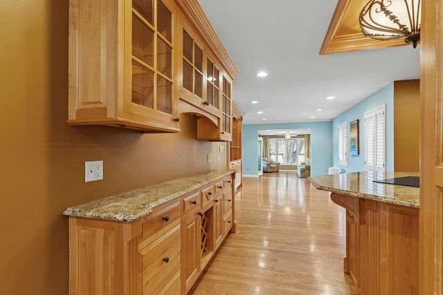 2747 E Rocklyn Road, Springfield, MO 65804