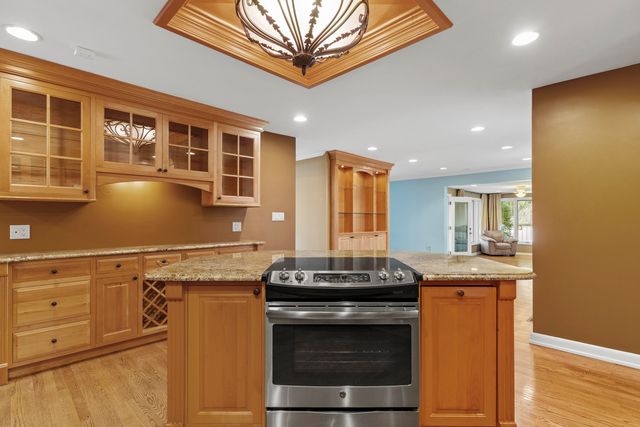 2747 E Rocklyn Road, Springfield, MO 65804