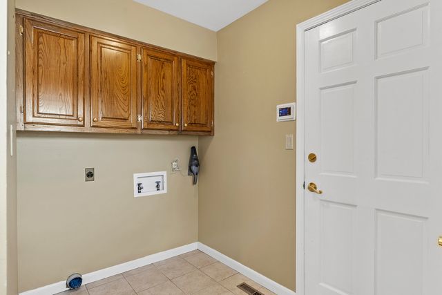 2747 E Rocklyn Road, Springfield, MO 65804