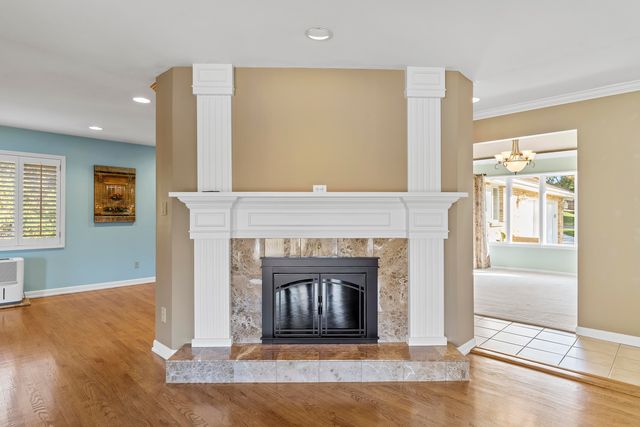 2747 E Rocklyn Road, Springfield, MO 65804