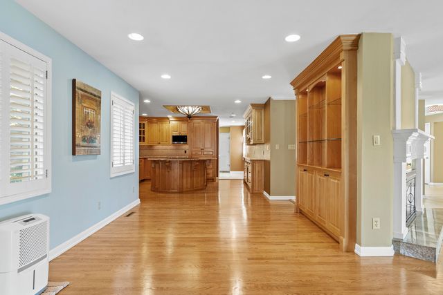 2747 E Rocklyn Road, Springfield, MO 65804