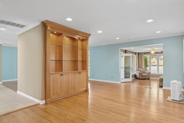 2747 E Rocklyn Road, Springfield, MO 65804