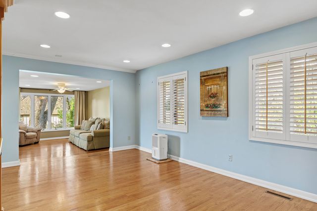 2747 E Rocklyn Road, Springfield, MO 65804