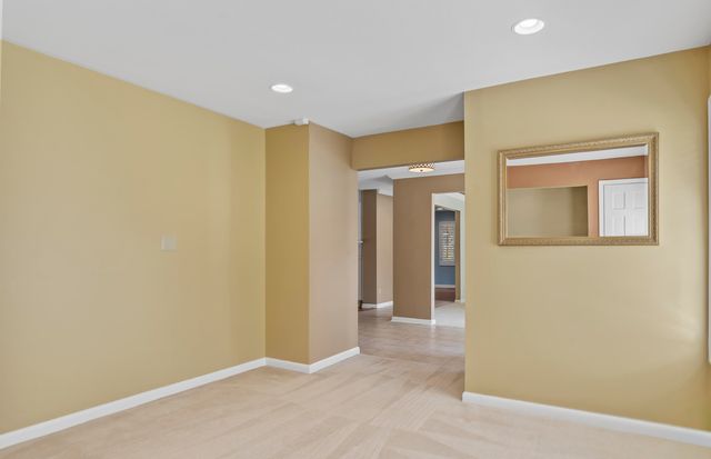 2747 E Rocklyn Road, Springfield, MO 65804