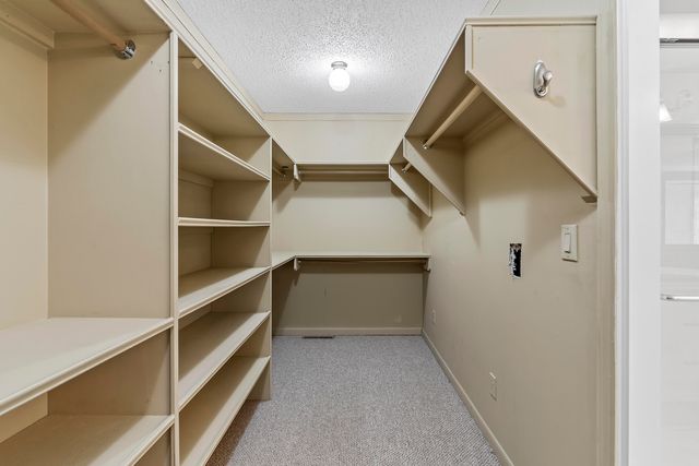 2747 E Rocklyn Road, Springfield, MO 65804