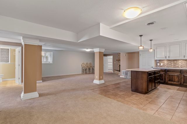 2747 E Rocklyn Road, Springfield, MO 65804