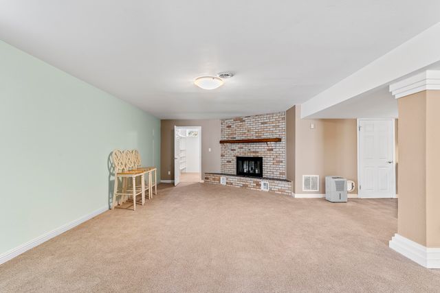 2747 E Rocklyn Road, Springfield, MO 65804