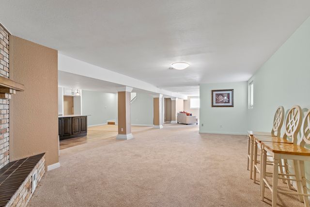 2747 E Rocklyn Road, Springfield, MO 65804