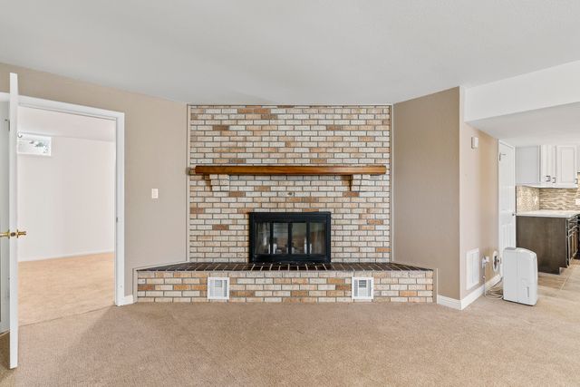 2747 E Rocklyn Road, Springfield, MO 65804