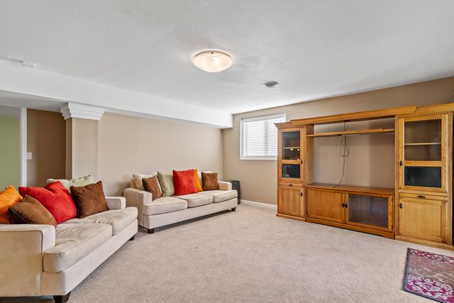 2747 E Rocklyn Road, Springfield, MO 65804