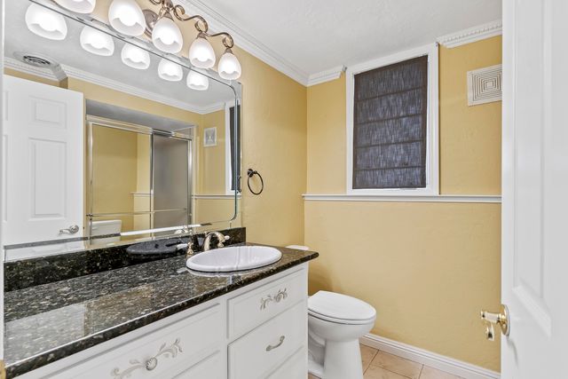 2747 E Rocklyn Road, Springfield, MO 65804