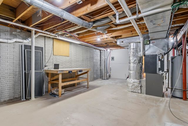 2747 E Rocklyn Road, Springfield, MO 65804