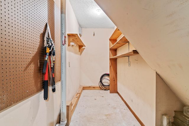 2747 E Rocklyn Road, Springfield, MO 65804