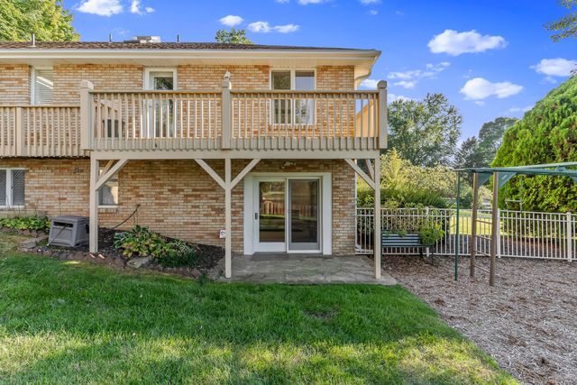 2747 E Rocklyn Road, Springfield, MO 65804