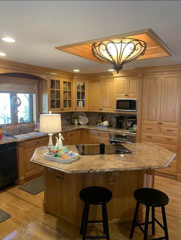 2747 E Rocklyn Road, Springfield, MO 65804