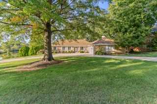 2747 E Rocklyn Road, Springfield, MO 65804
