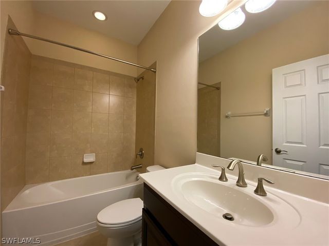 8560 Evernia CT 204, Estero, FL 34135