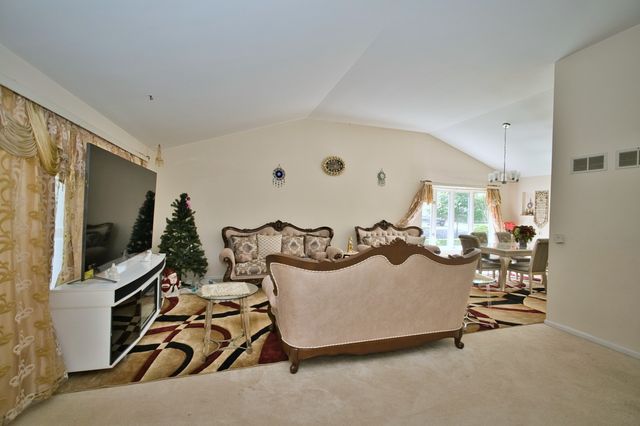 4454 Concord Lane, Skokie, IL 60076