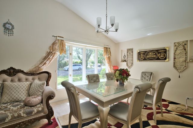 4454 Concord Lane, Skokie, IL 60076