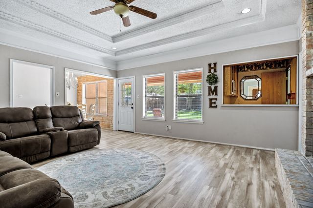 903 Forest Trail Court, Euless, TX 76039