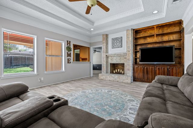 903 Forest Trail Court, Euless, TX 76039