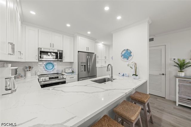 625 Nerita ST C, Sanibel, FL 33957