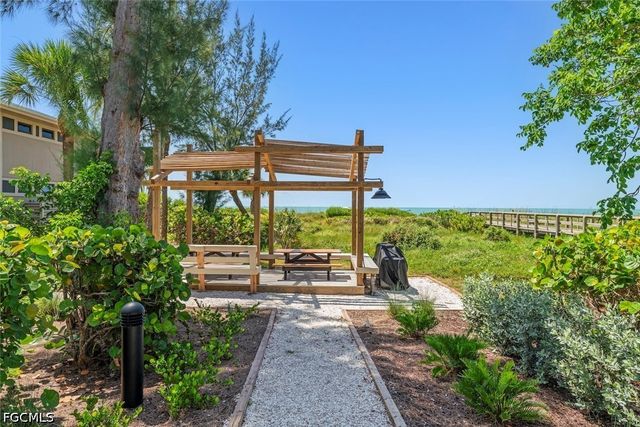 625 Nerita ST C, Sanibel, FL 33957