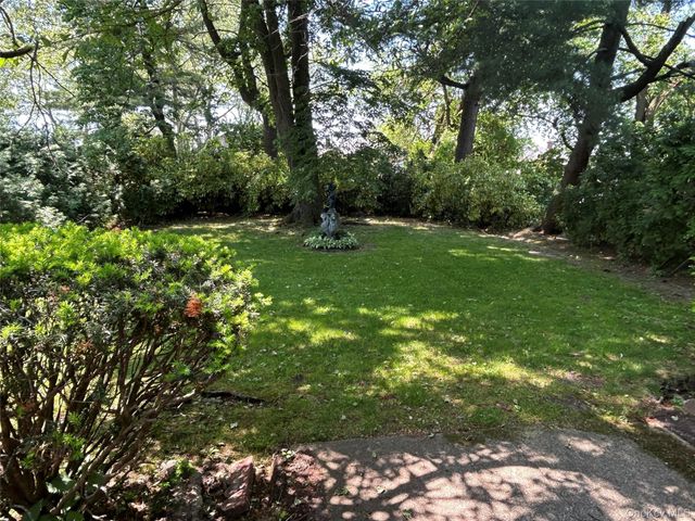 79 Marcus Avenue, New Hyde Park, NY 11040