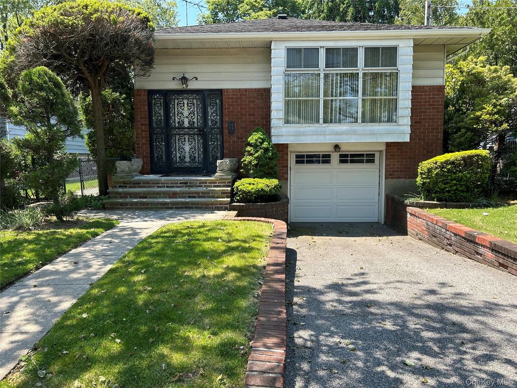 79 Marcus Avenue, New Hyde Park, NY 11040