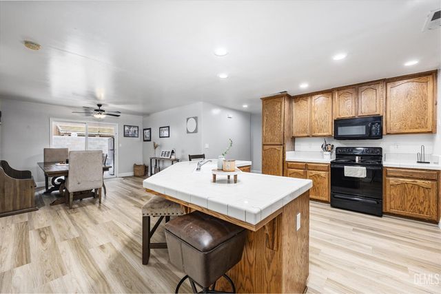 9007 Broadway Avenue, Bakersfield, CA 93311