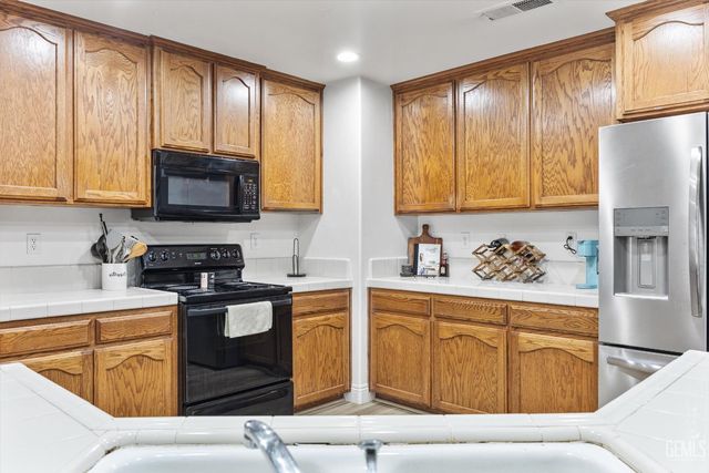 9007 Broadway Avenue, Bakersfield, CA 93311