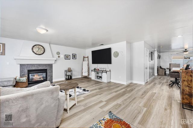 9007 Broadway Avenue, Bakersfield, CA 93311