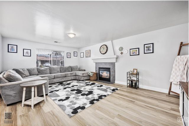 9007 Broadway Avenue, Bakersfield, CA 93311