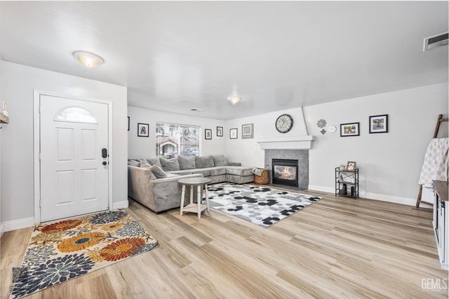 9007 Broadway Avenue, Bakersfield, CA 93311