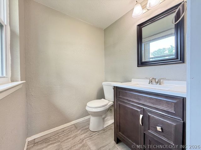 1709 S 4th Street, Broken Arrow, OK 74012