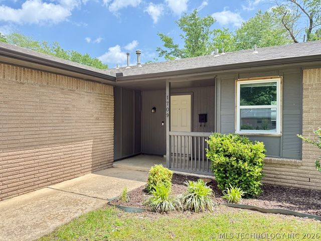 1709 S 4th Street, Broken Arrow, OK 74012
