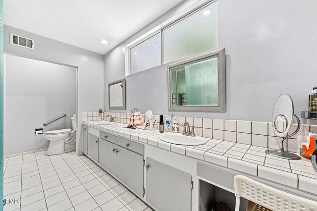 1480 E Glenoaks Boulevard, Glendale, CA 91206