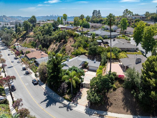 1480 E Glenoaks Boulevard, Glendale, CA 91206