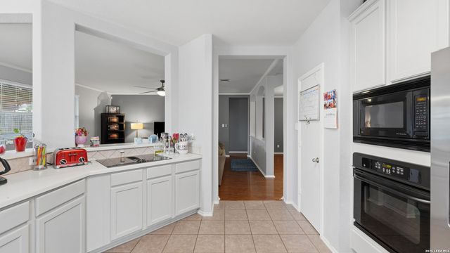 2142 BELVEDERE CT, New Braunfels, TX 78130