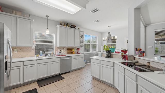2142 BELVEDERE CT, New Braunfels, TX 78130
