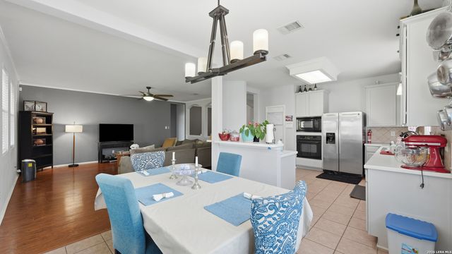 2142 BELVEDERE CT, New Braunfels, TX 78130
