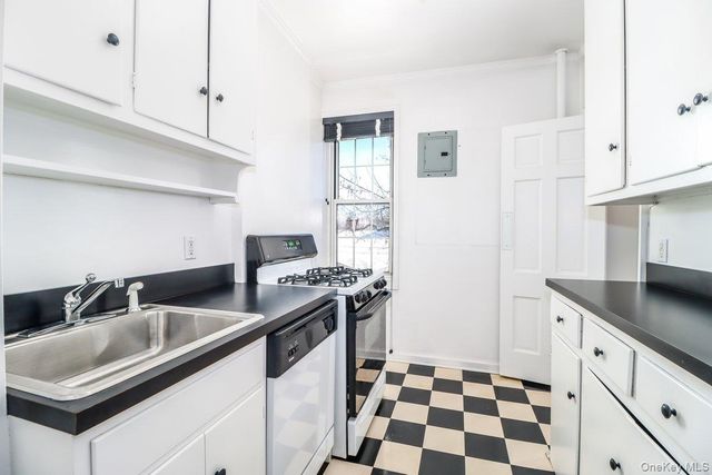 1 Midland Gardens Units 3C & 3D, Bronxville, NY 10708