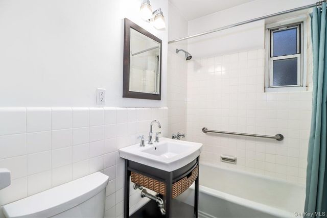 1 Midland Gardens Units 3C & 3D, Bronxville, NY 10708