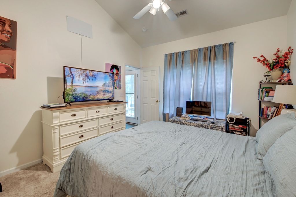 Image 12 of property listing at 5222 Fernland Way, North Charleston, SC 29420