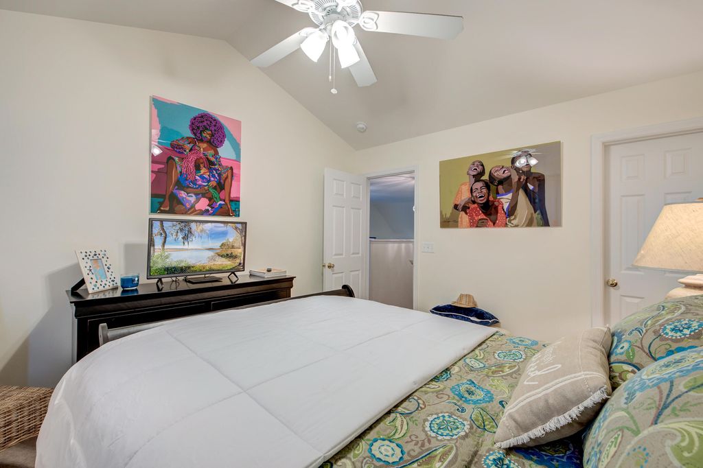 Image 16 of property listing at 5222 Fernland Way, North Charleston, SC 29420