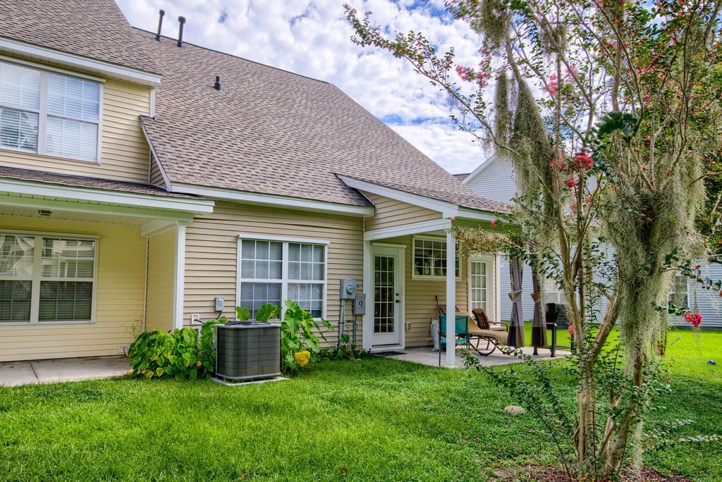 Image 24 of property listing at 5222 Fernland Way, North Charleston, SC 29420