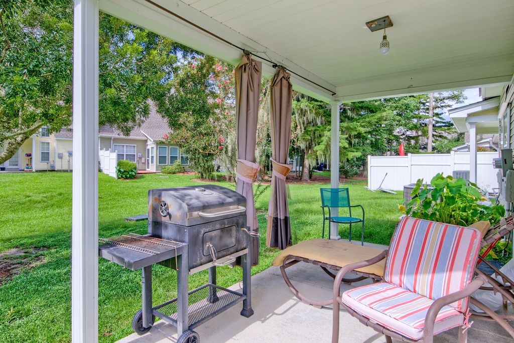 Image 7 of property listing at 5222 Fernland Way, North Charleston, SC 29420